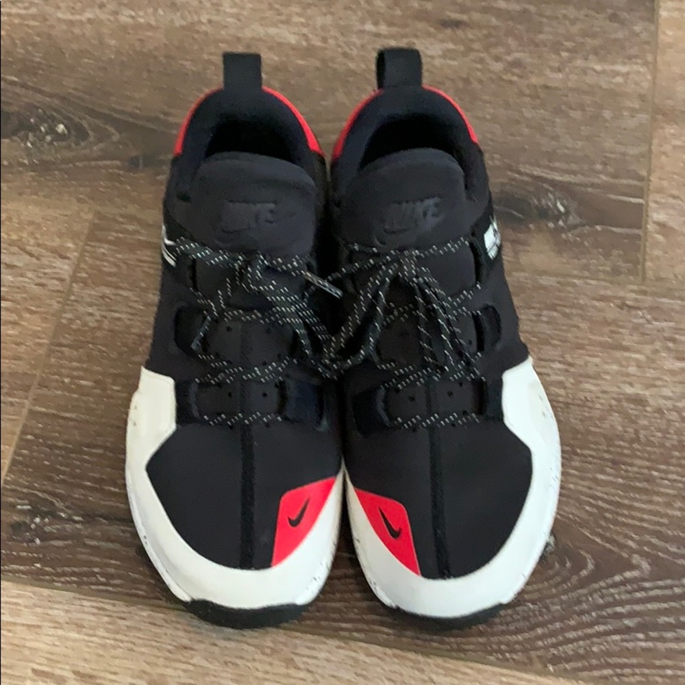 Nike Tech Trainer size 10.5